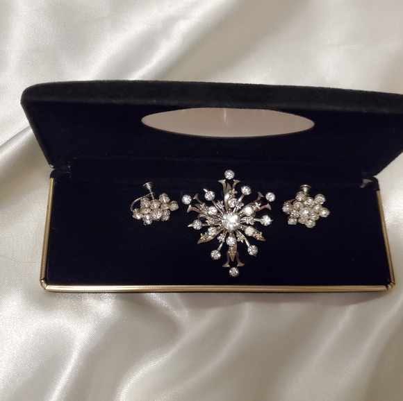 Vintage Jewelry Set, Vintage Earrings Clear Rhinestones, Vtg Brooch Rhinestones - Picture 5 of 11